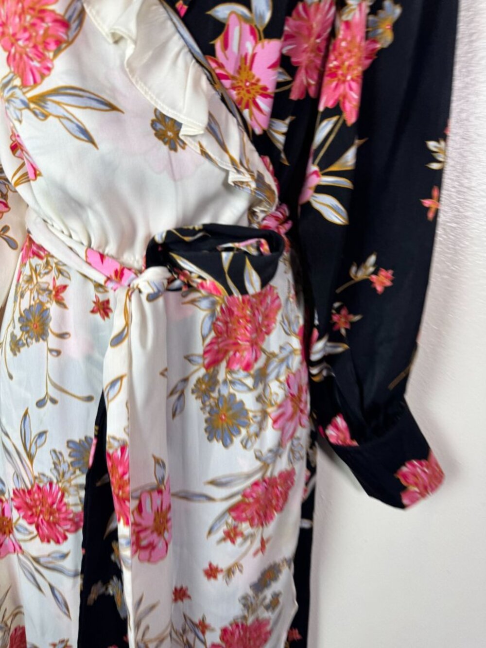 Misa Los Angeles Tabitha Floral Wrap Midi Dress Long Sleeve Size Medium Satin - Picture 12 of 16